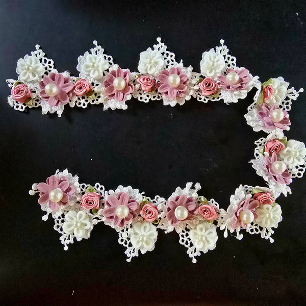 Fleurs dentelle et perles, blanches roses ou violettes - E52